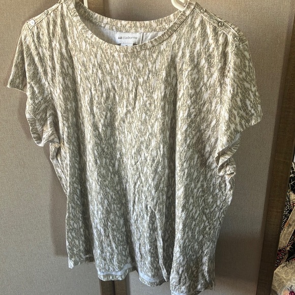 Liz Claiborne Women's Patterned Short Sleeve Top with shoulder interest xl - Picture 1 of 4